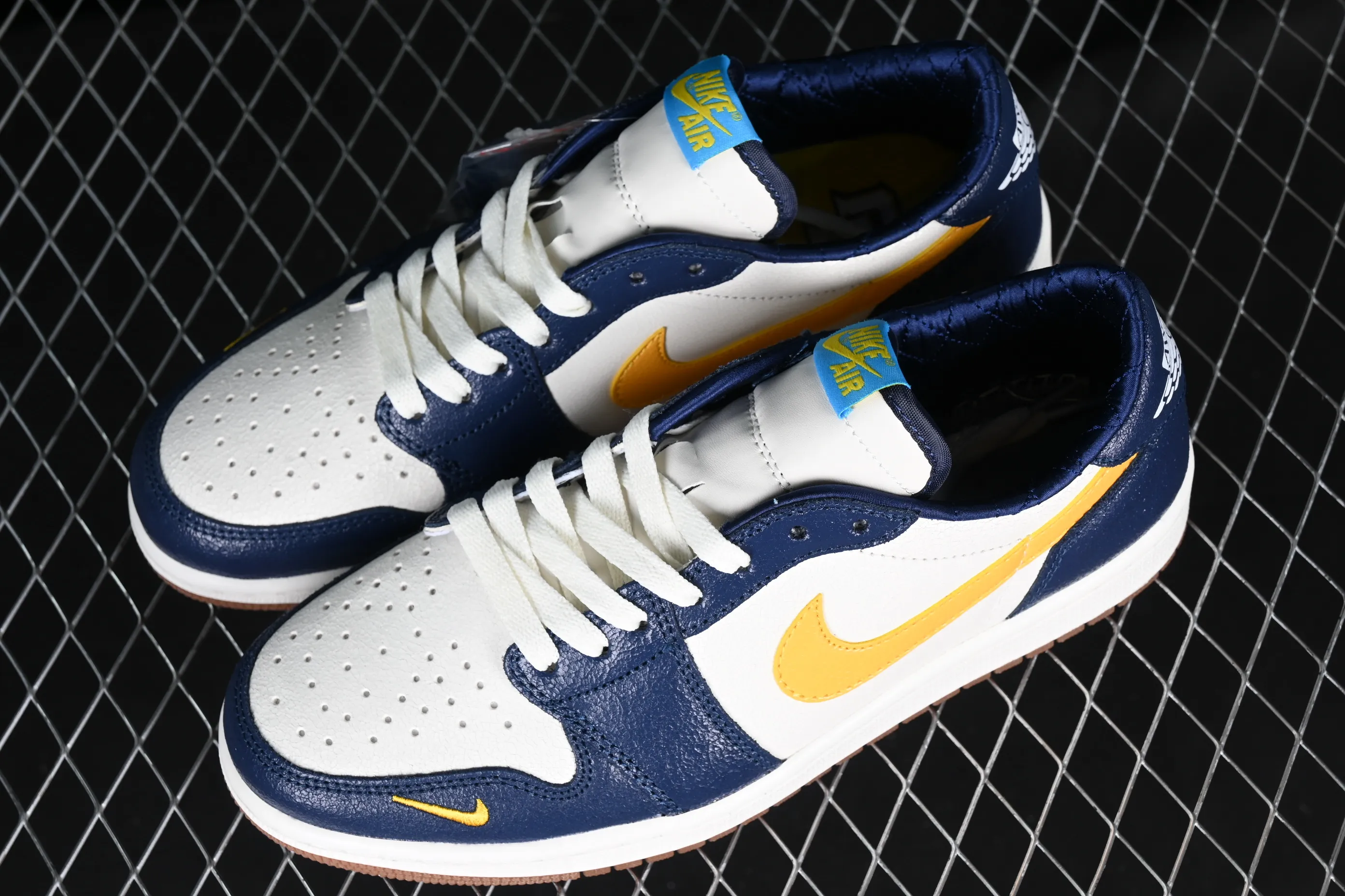 All categories Air Jordan Jordan series basketball shoes Air Jordan 1 Low Air Jordan 1 Low OG AJ1 Joe 1 white blue and yellow hook burst pattern low-top cultural casual sneakers CZ0790-407